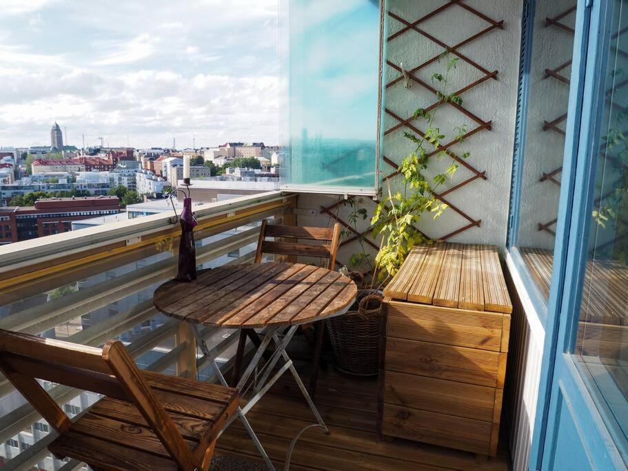 Sunset Views Over Rooftops Lejlighed